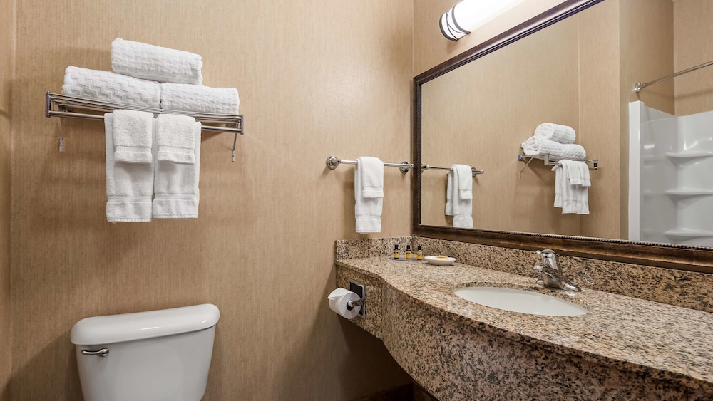 Best Western Plus Capital Inn 13/48