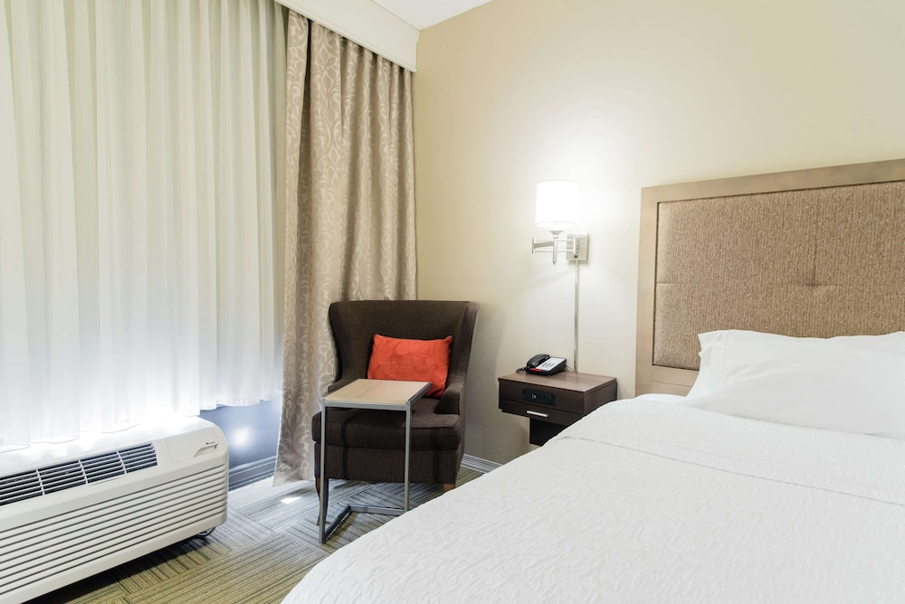 Hampton Inn Caryville-I-75/Cove Lake-State Park 20/84
