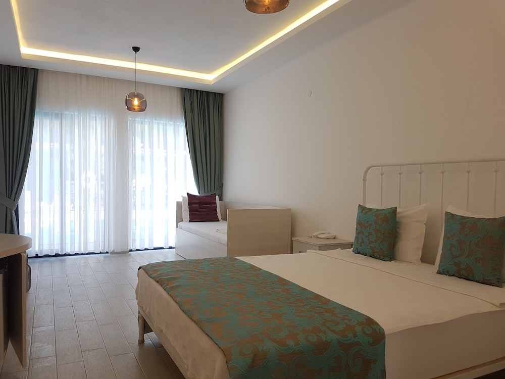 Z Exclusive Hotel And Villas 11/30
