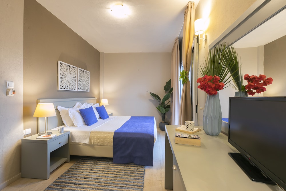 Nimfi Hotel, Skiathos 21/50