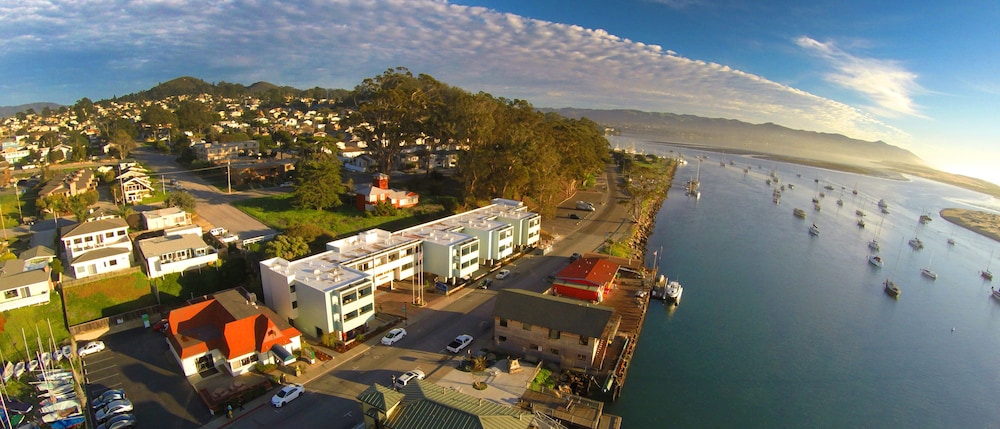 456 Embarcadero Inn Suites 73/77