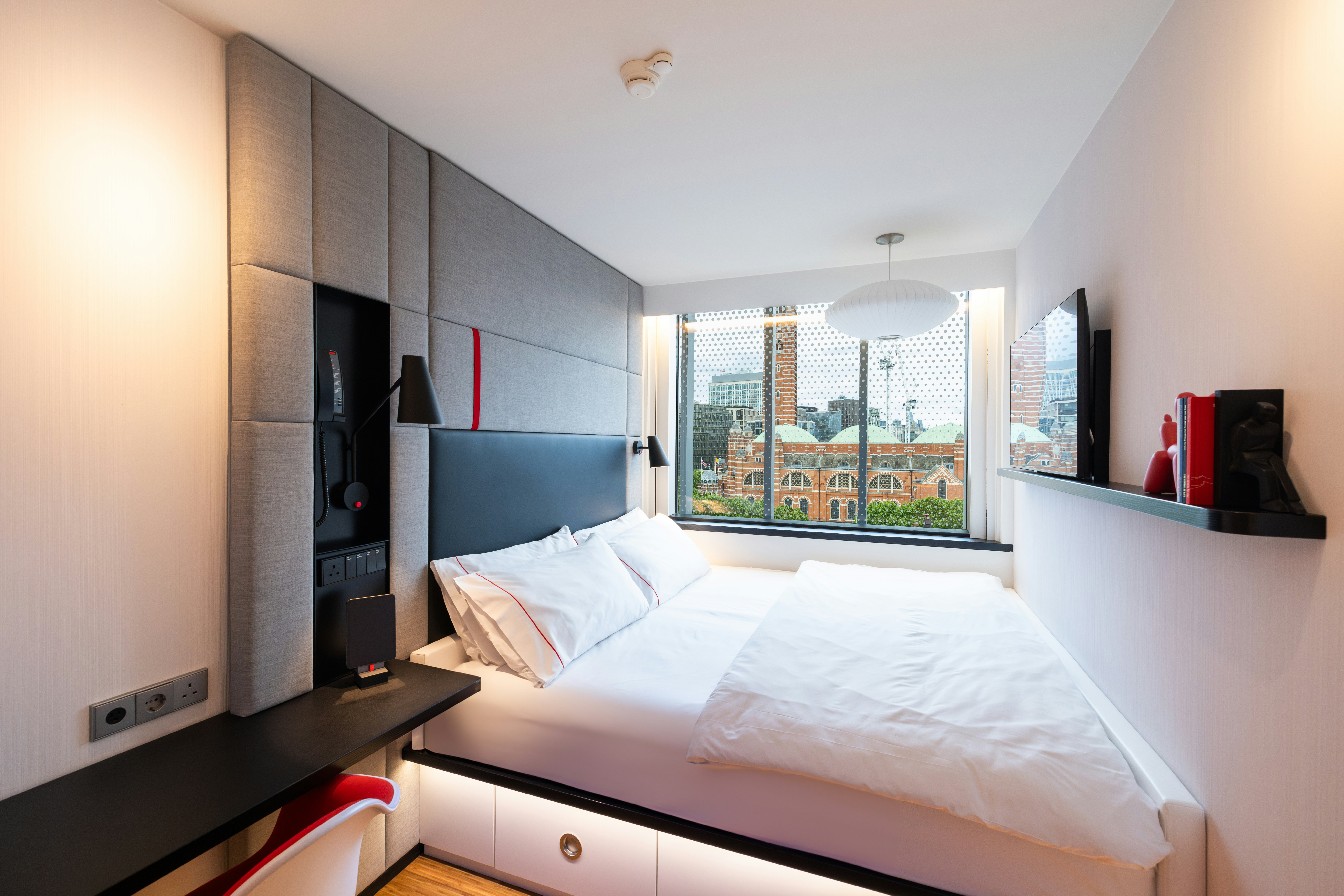 Room, King Bed, City View