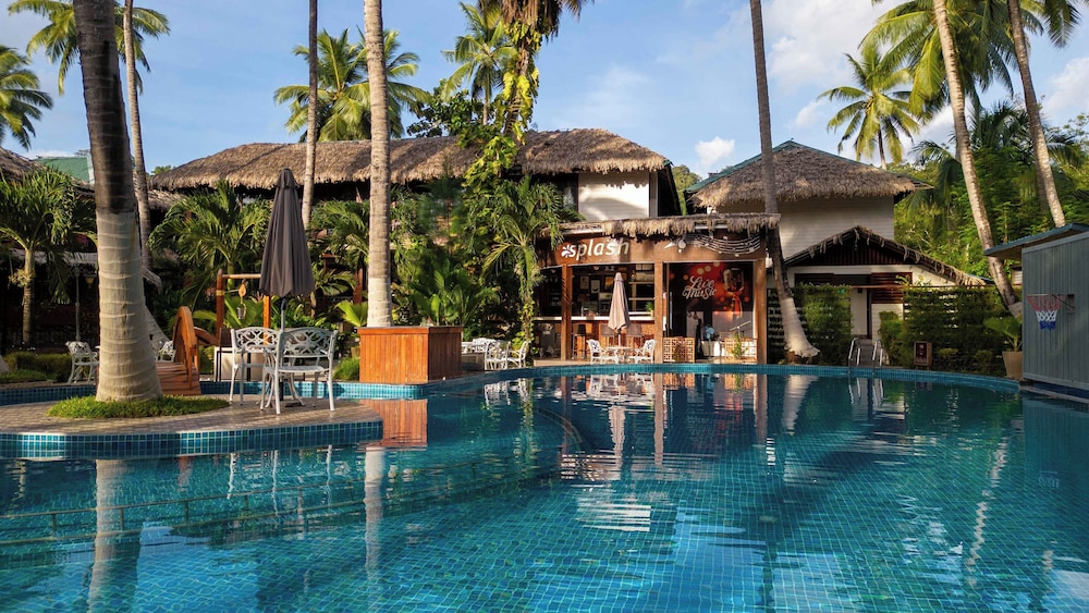 Coral Reef Resort 4/50