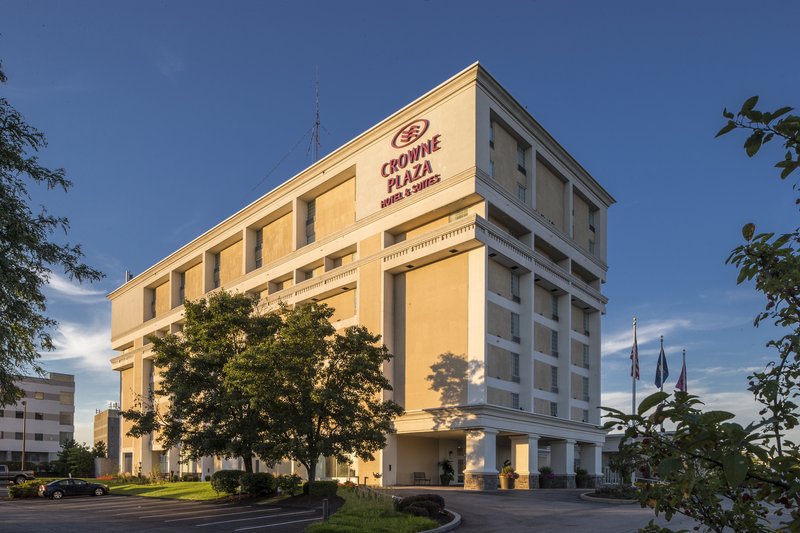 Crowne Plaza Suites Pittsburgh South in Bethel Park