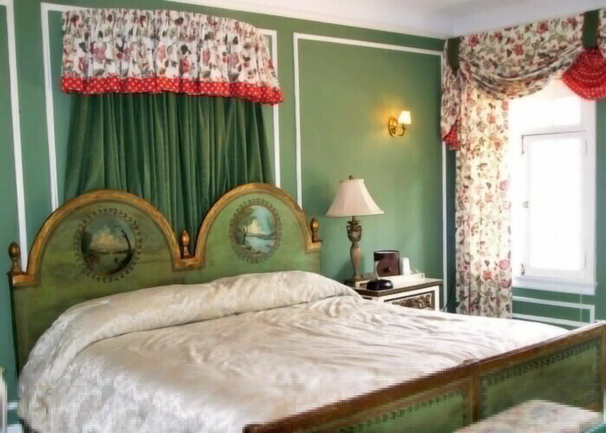 French, Standard, King Bed