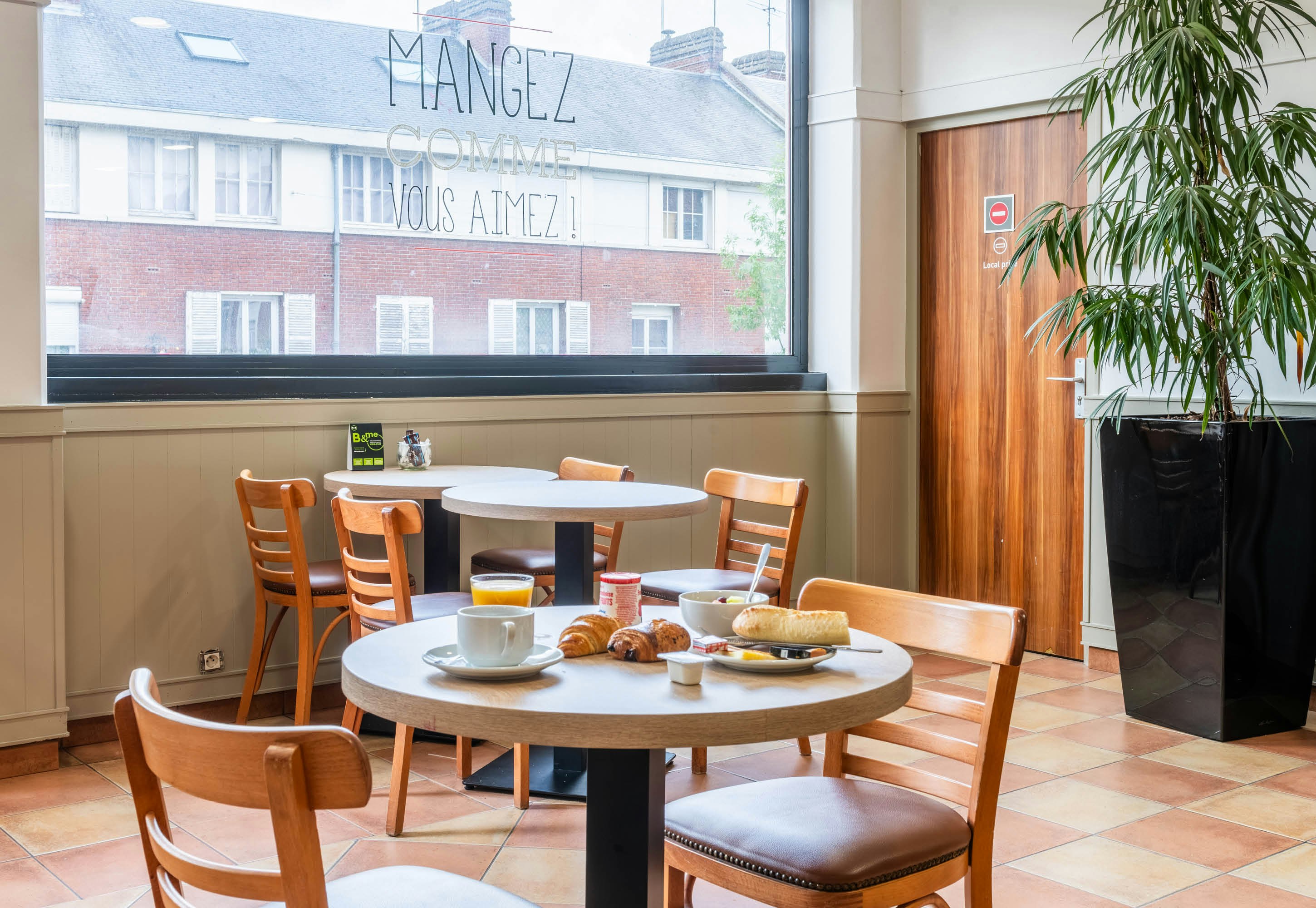 B&B HOTEL Amiens Centre Cathedrale 28/38
