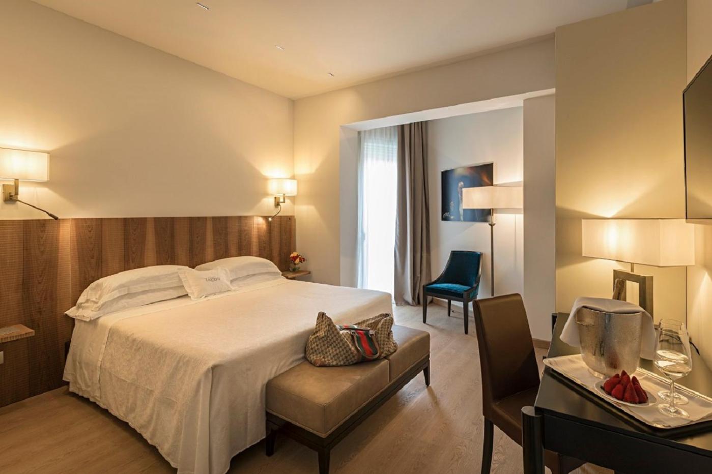 Superior, Double Bed, Partial Lake View, Small Balcony