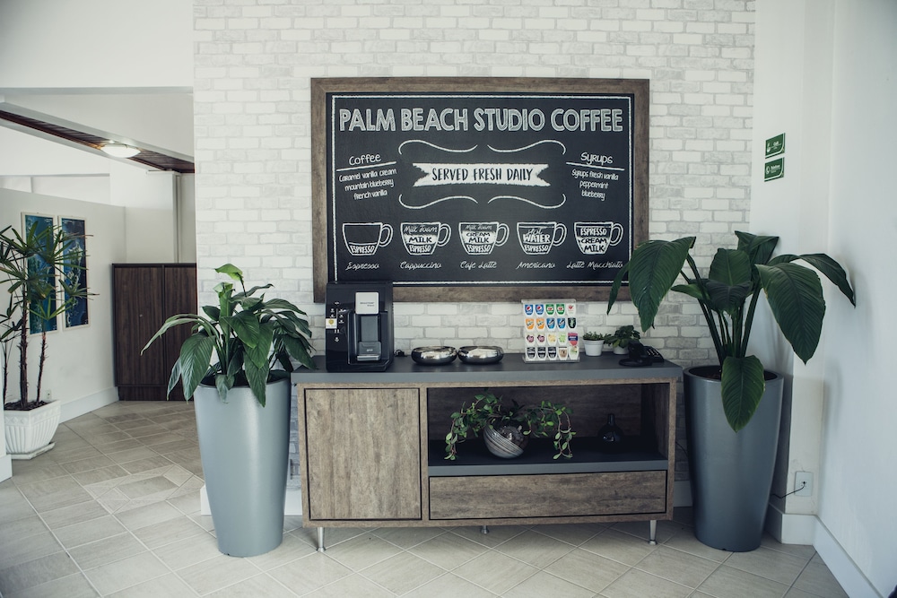 Palm Beach Apart Hotel 7/50