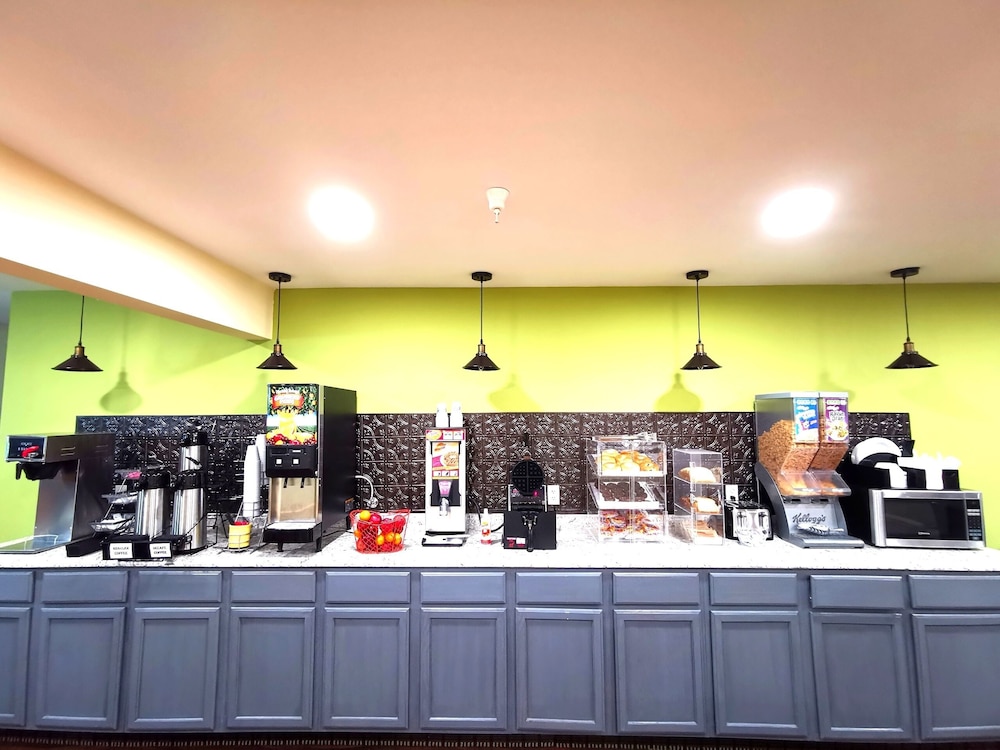 Travel Inn & Suites 40/50