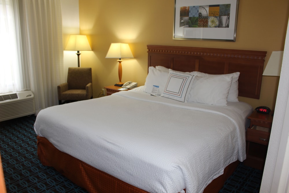 Fairfield Inn Suites Kansas City Liberty 5/40