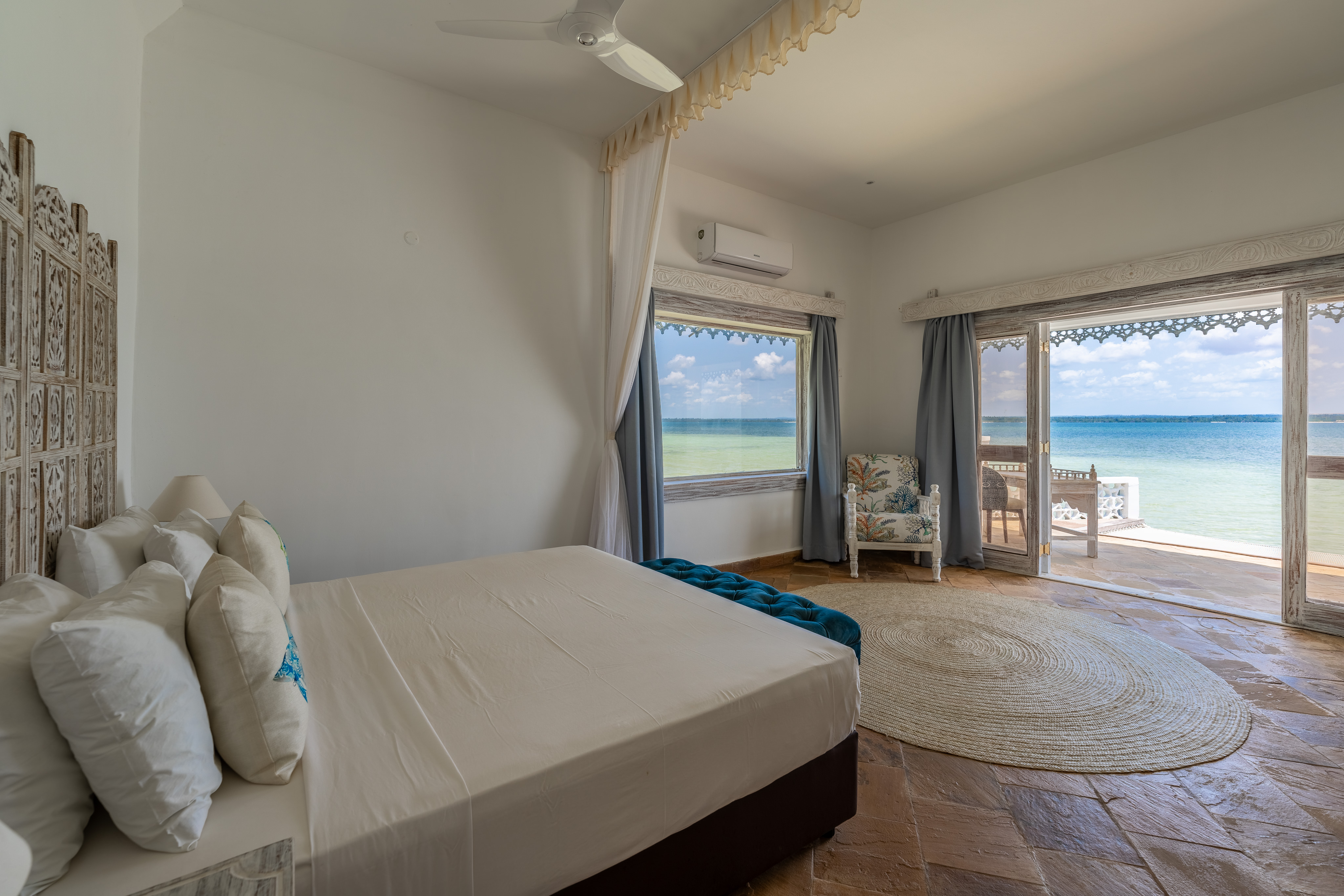 Overwater, Suite