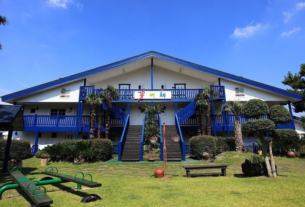 Jeju Ggotmuche Pension 15/18
