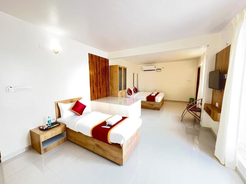 Sai Grand Villas and Hotel 26/50