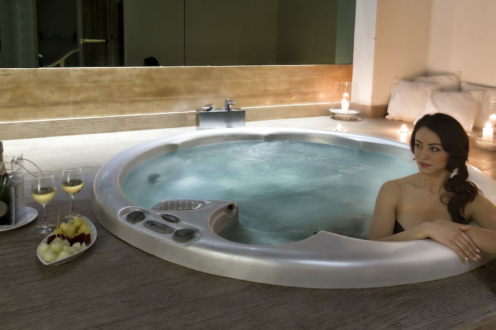 swimming pool spa