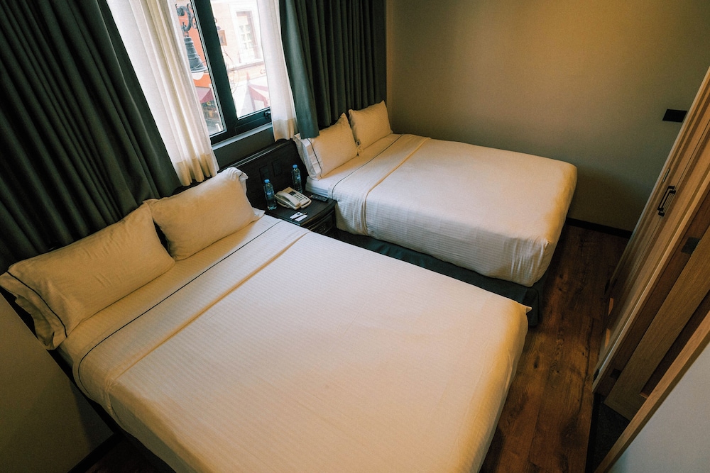 Deluxe, 2 Double Beds, City View