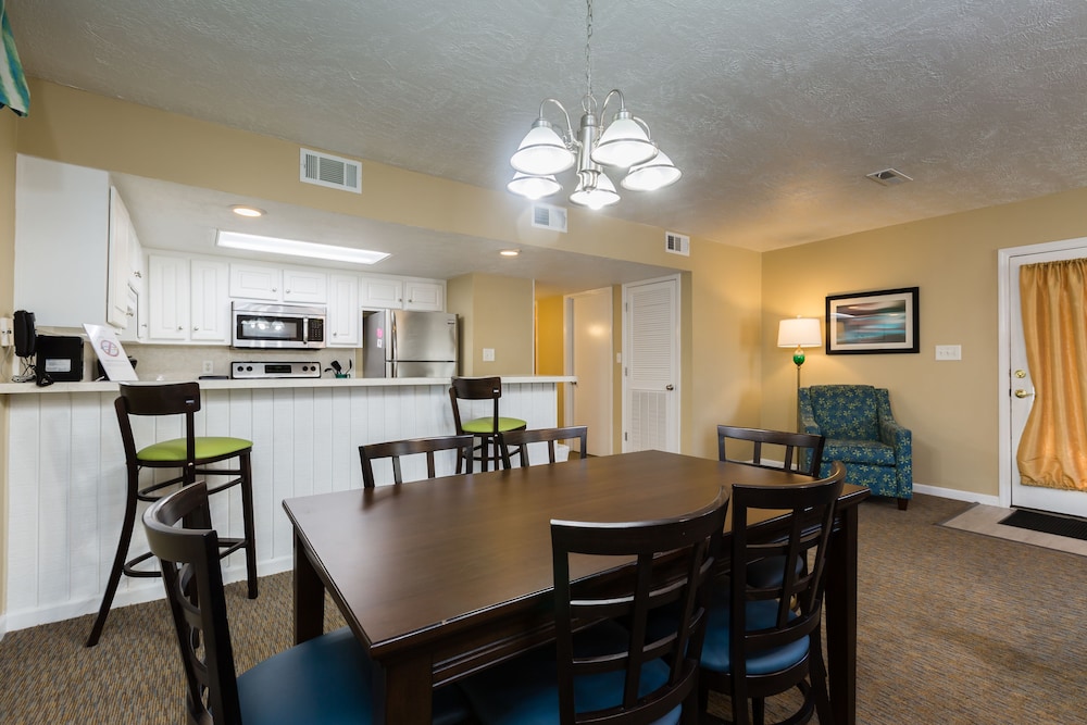 Country Club Villas 45/67