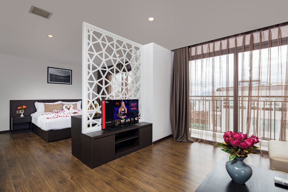 Meriton Hotel 81/100