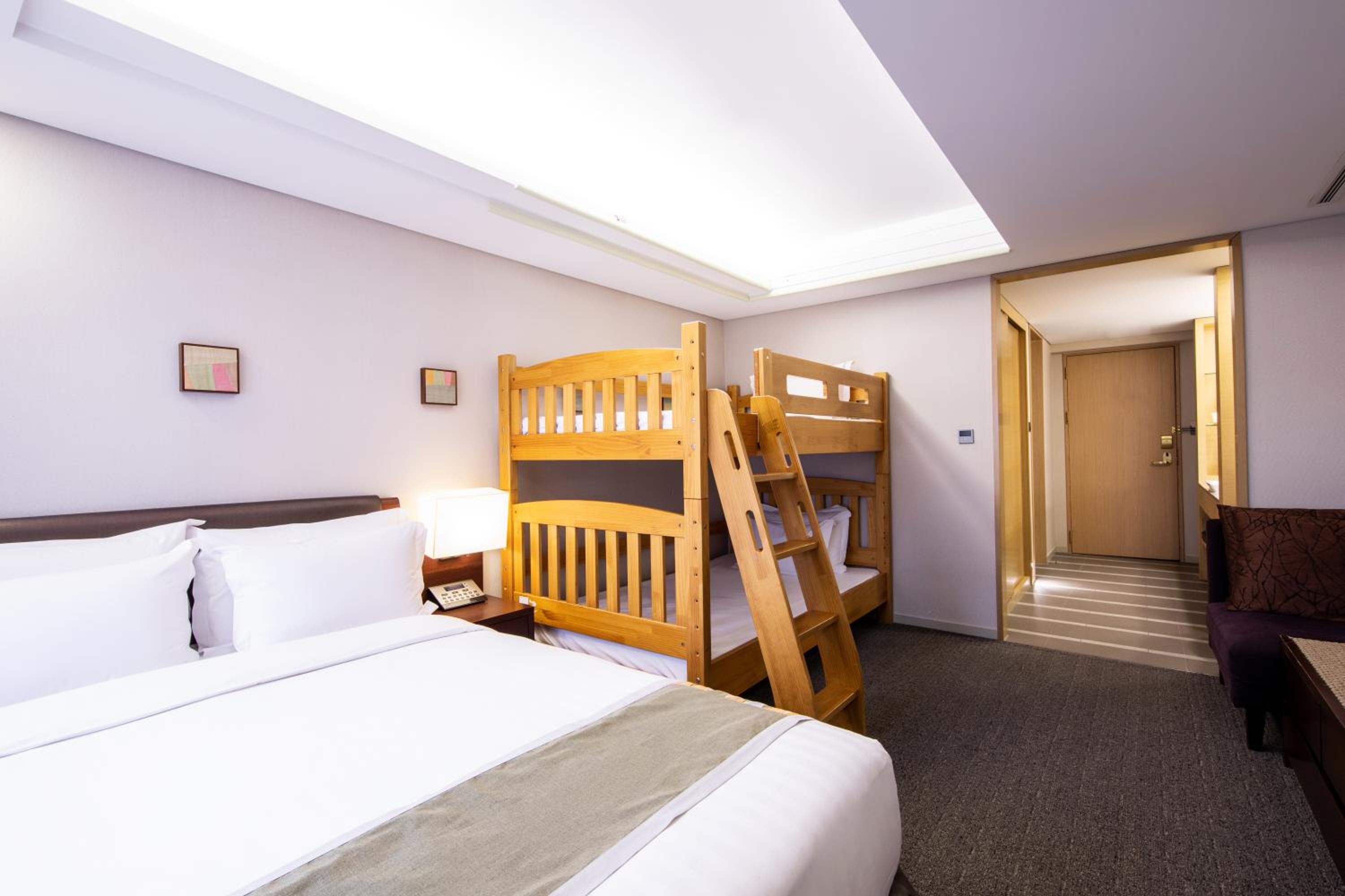 Room, Quadruple, 1 Double and 2 Bunk Beds
