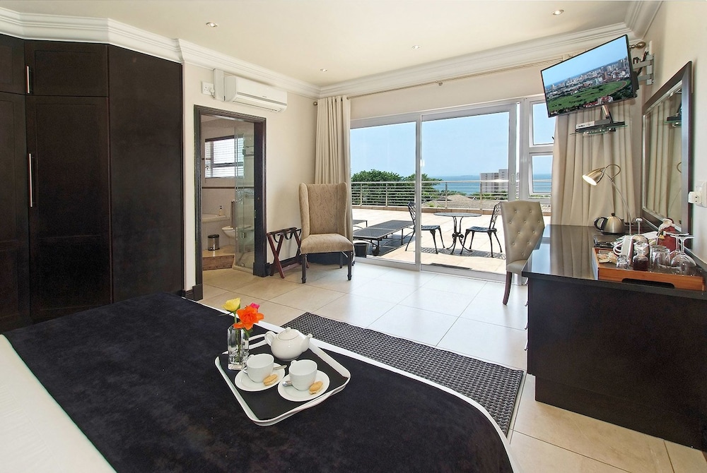 Ushaka Manor Guest House 18/37