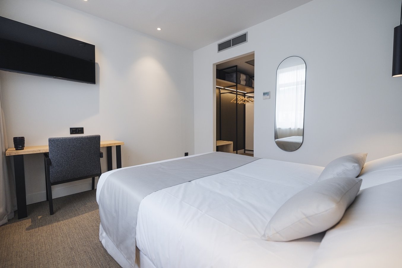 Hotel Mondragon 8/50
