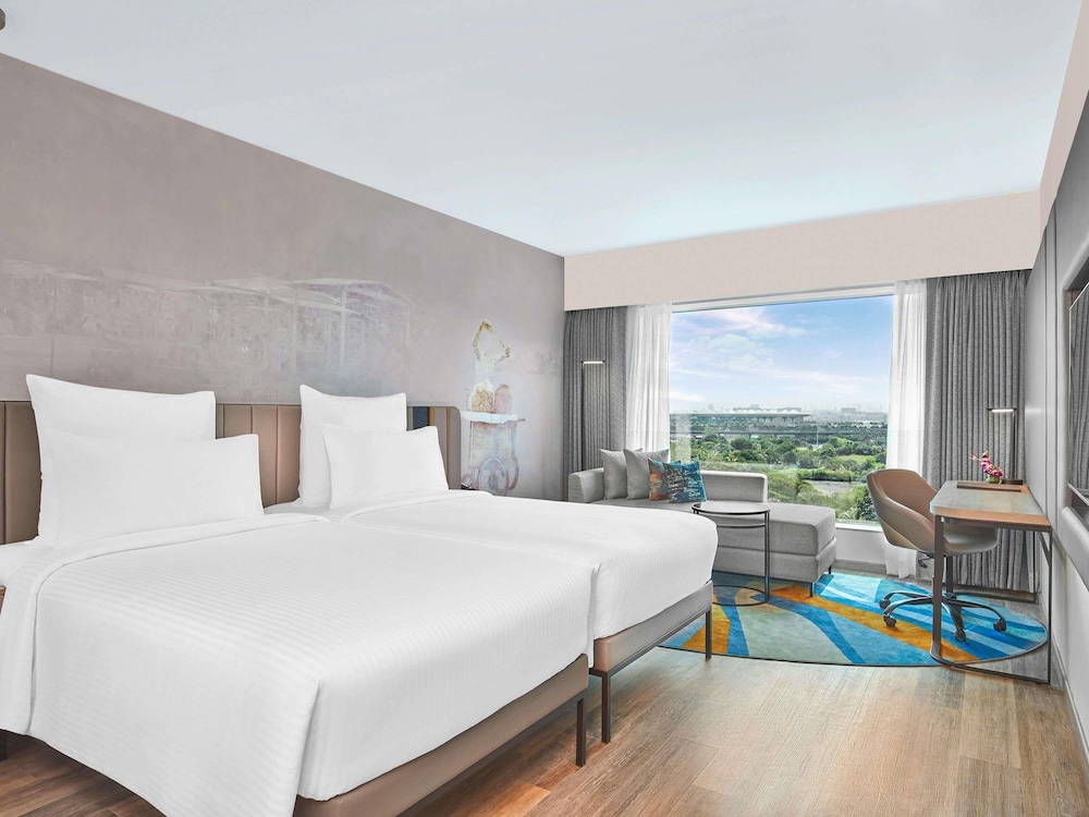 DELUXE, TWIN BEDS