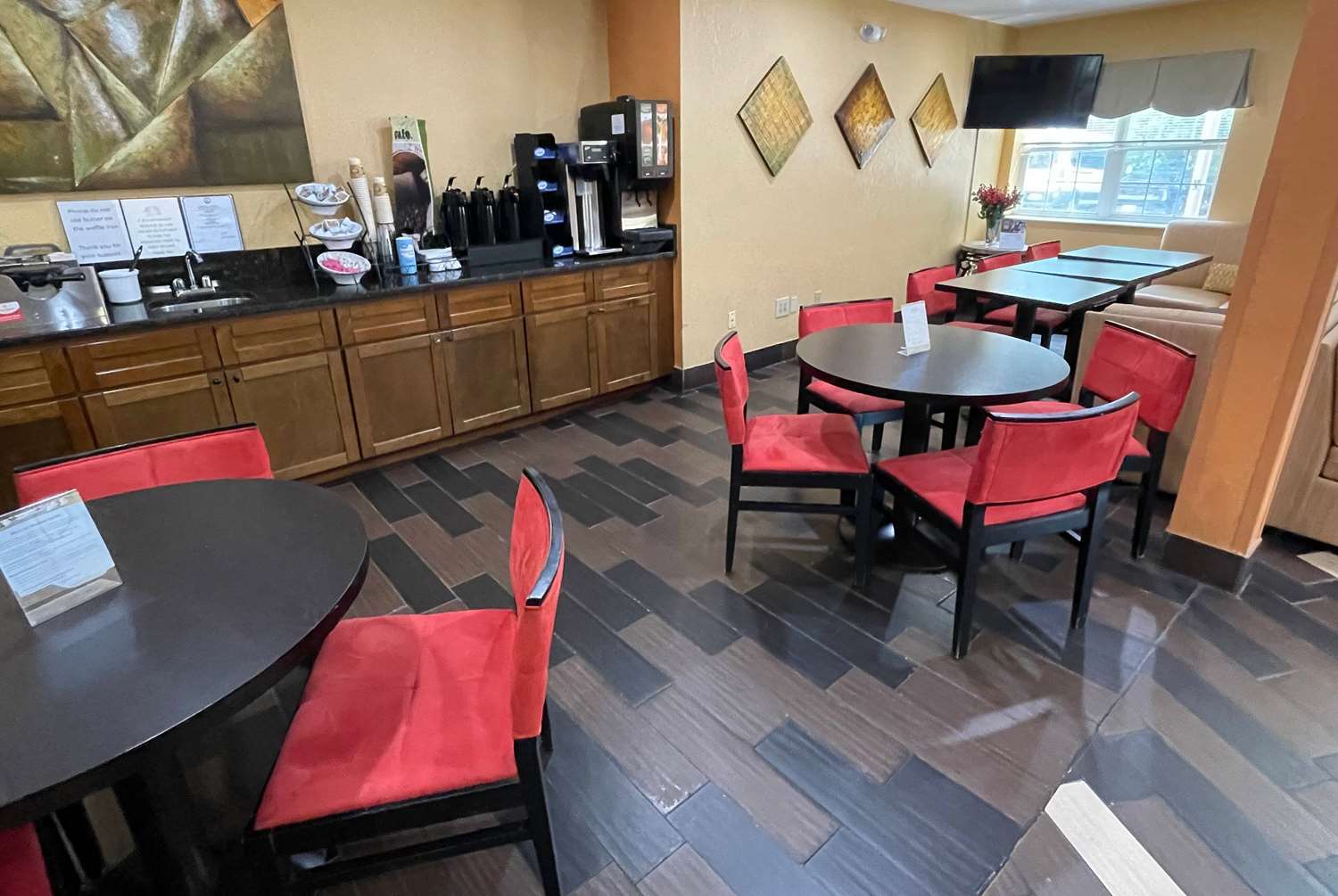 Microtel Inn Suites By Wyndham Newport News Airport 18/26