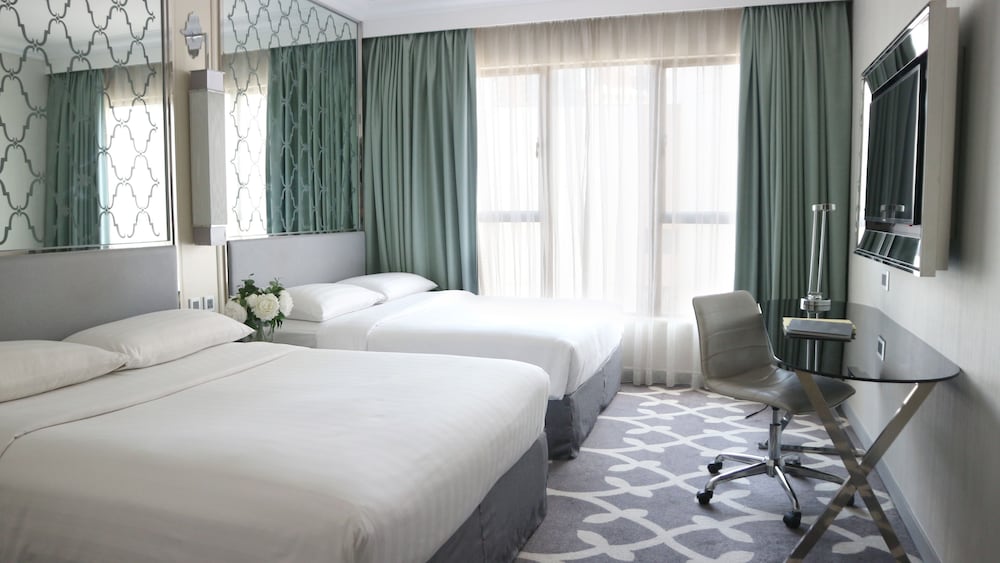 DELUXE FAMILY QUAD ROOM