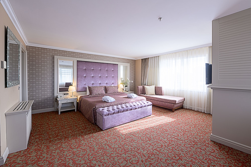 Dream Hill Business Deluxe Hotel Asia 6/26