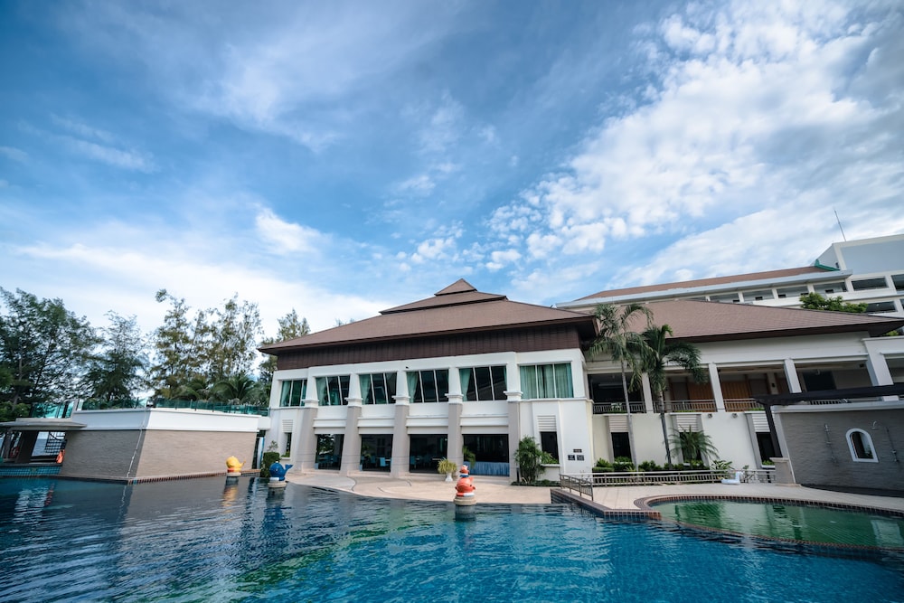 Seapine Beach Golf and Resort Hua Hin photo1