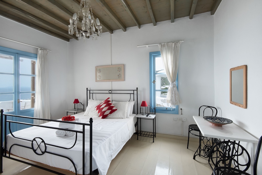 Anerousses Mykonian Traditional Houses 5/50