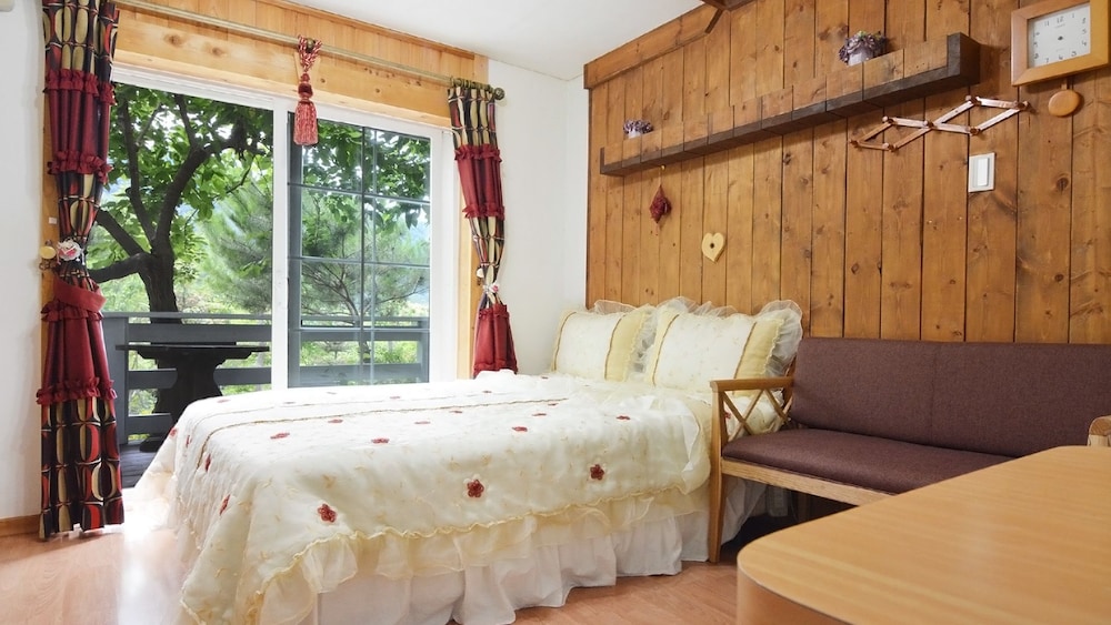 Sicily Pension 11/50
