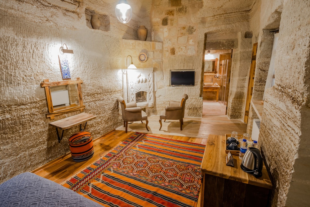 Sultan Cave Suites 43/77