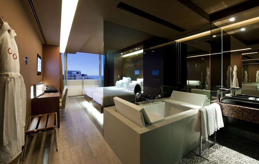 The Vine Hotel 12/68