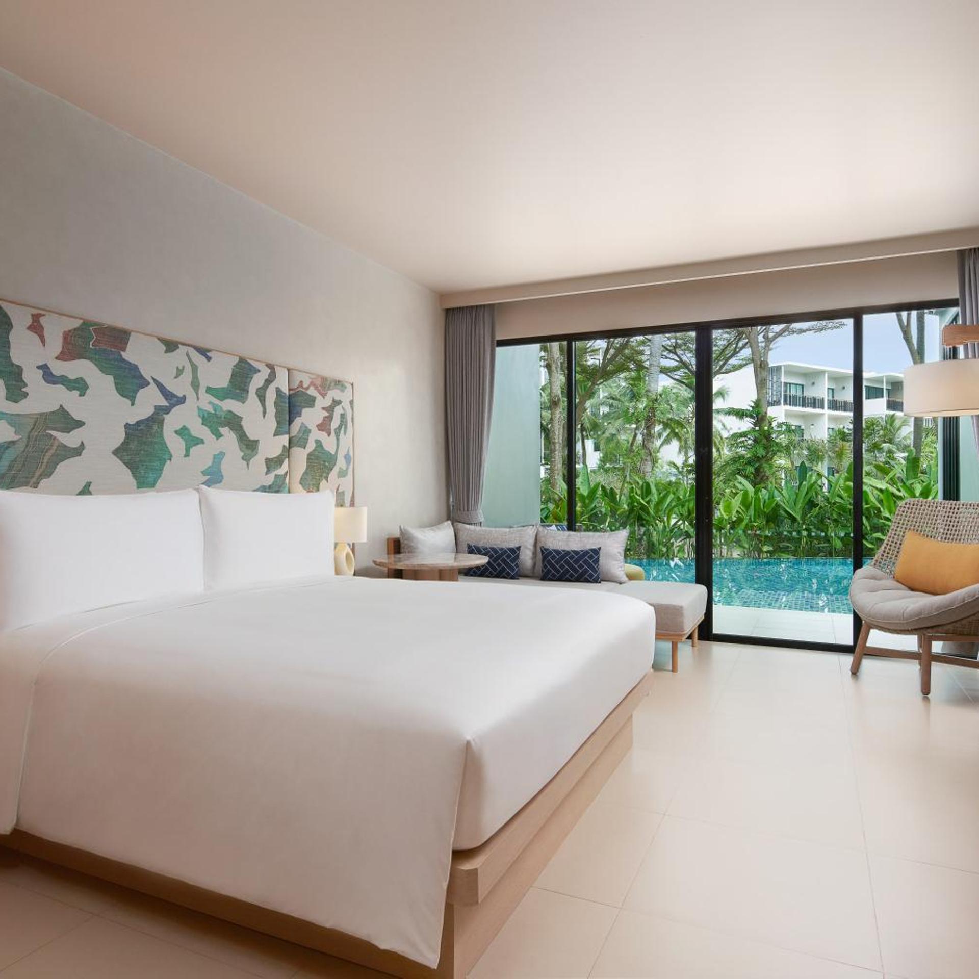 2 Bedrooms, Suite, 1 King and 2 Double Beds, Pool Access
