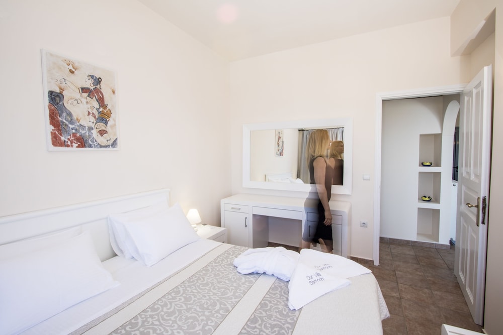Our Villa Santorini 6/59