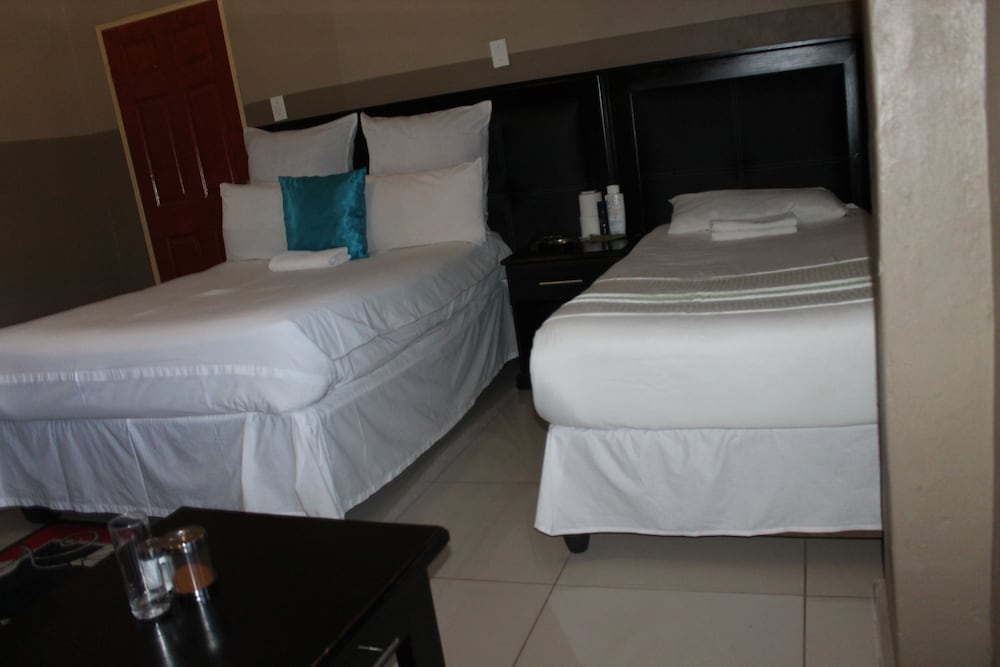 Miraton Guest Lodge 10/32