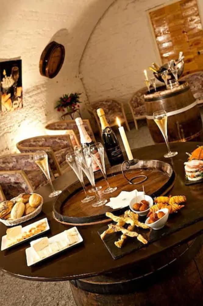 restaurant-cafeteria