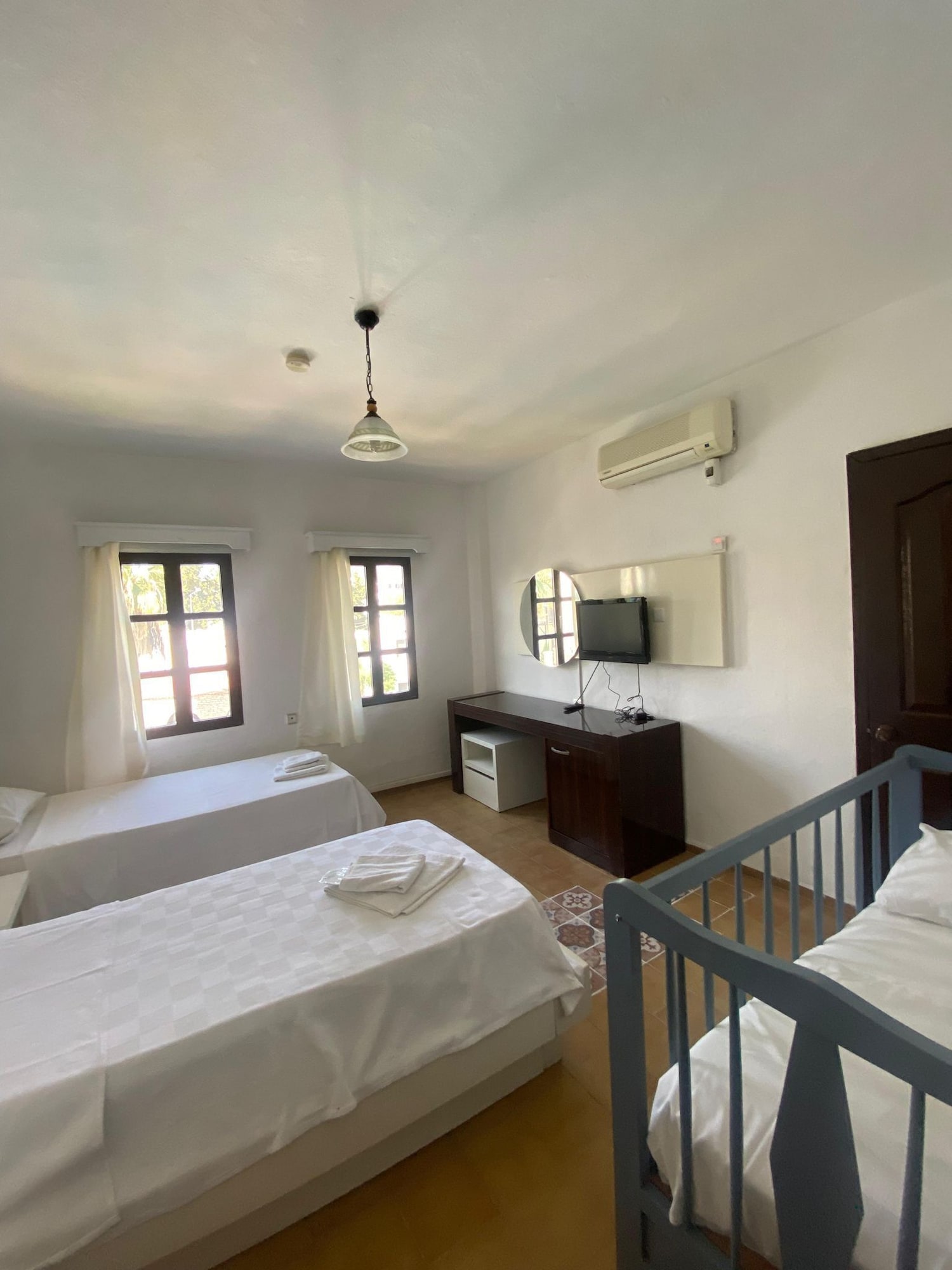 STANDARD, TWIN BEDS