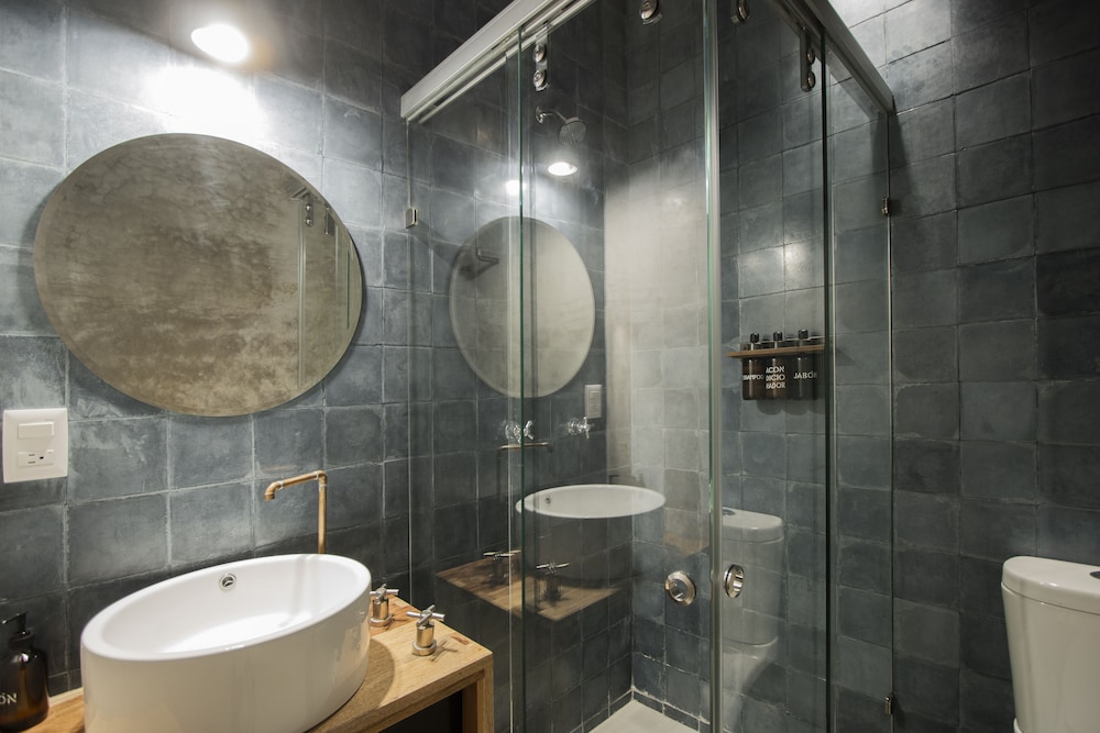 Hotel Sin Nombre 44/50