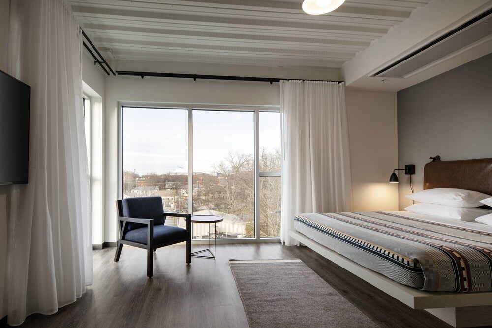 Moxy Nashville Vanderbilt Area 16/51