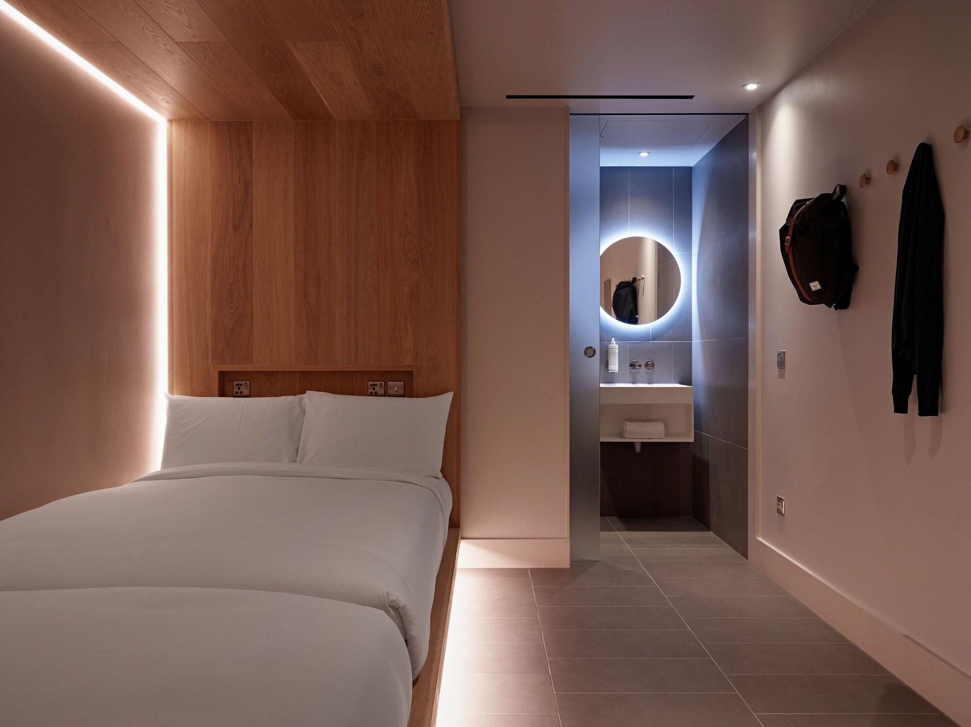 Cocoon 4, No Window