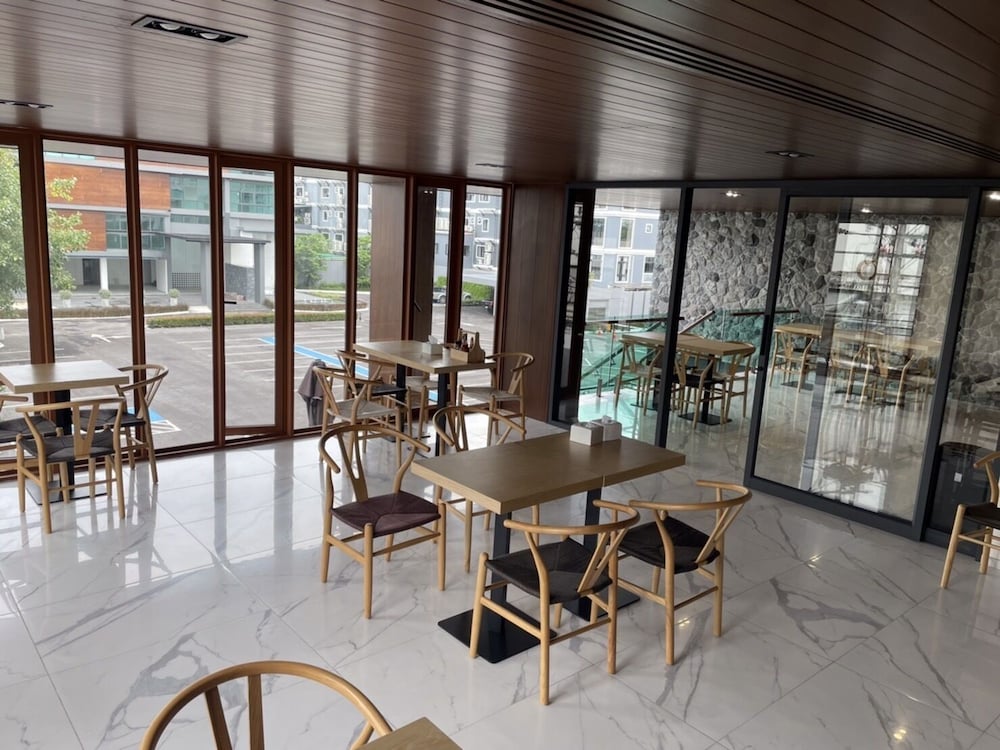 ORION Hotel and Residence Bangkok 32/50