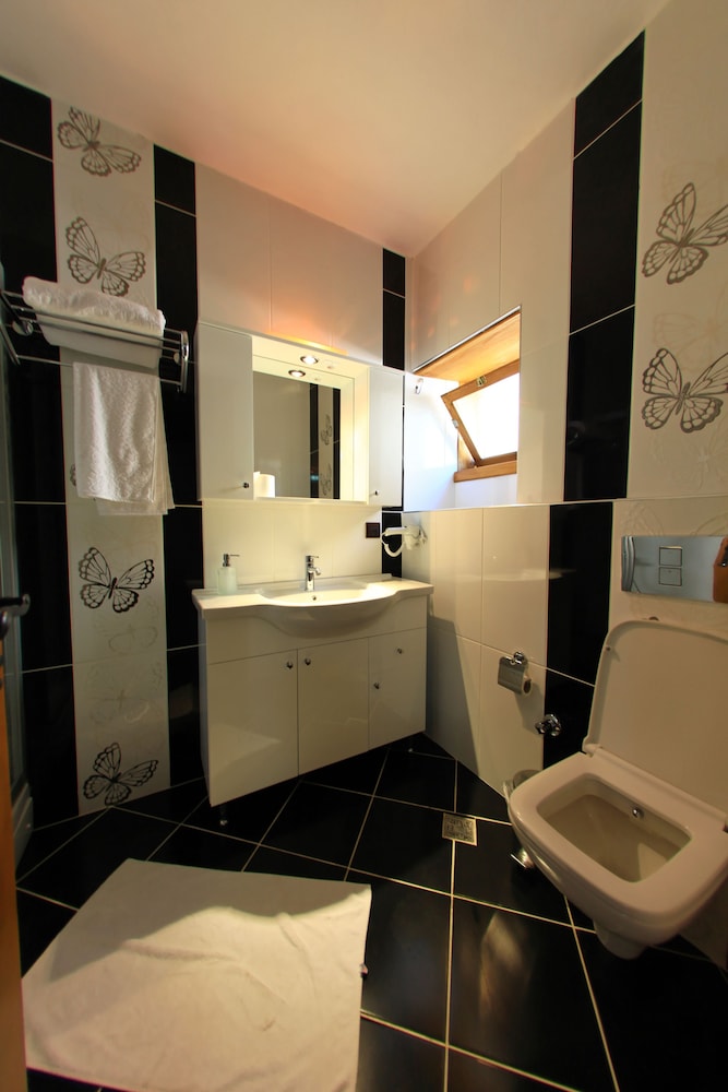 Bacchus Pension 47/49