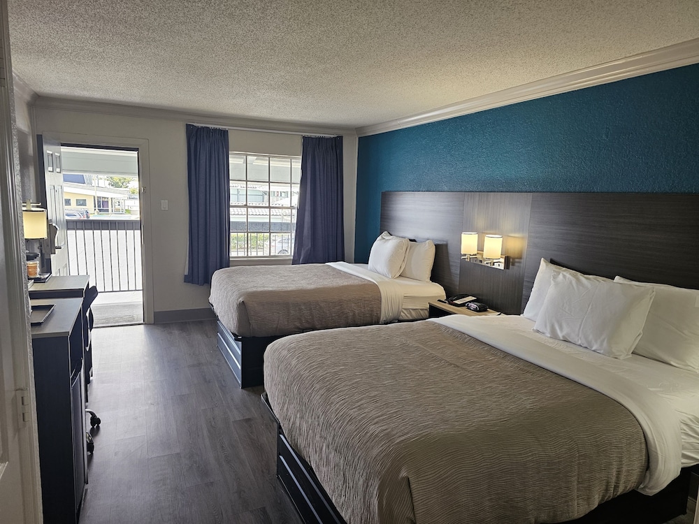 UPGRADE, SUITE, 2 QUEEN BEDS