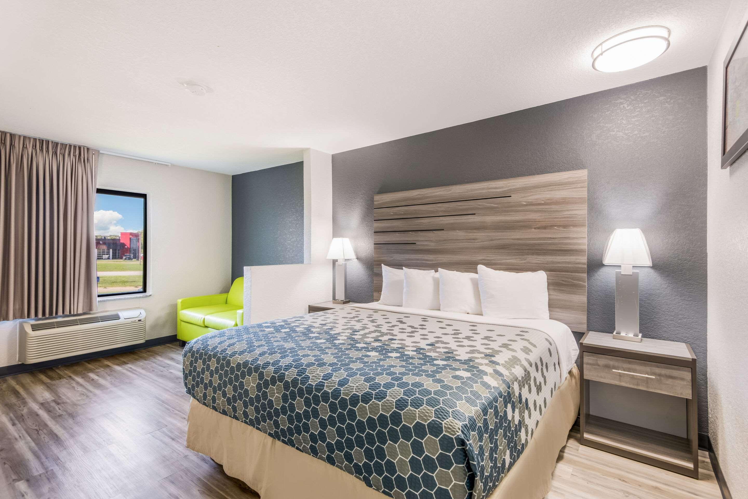 Upgrade, Suite, King Bed