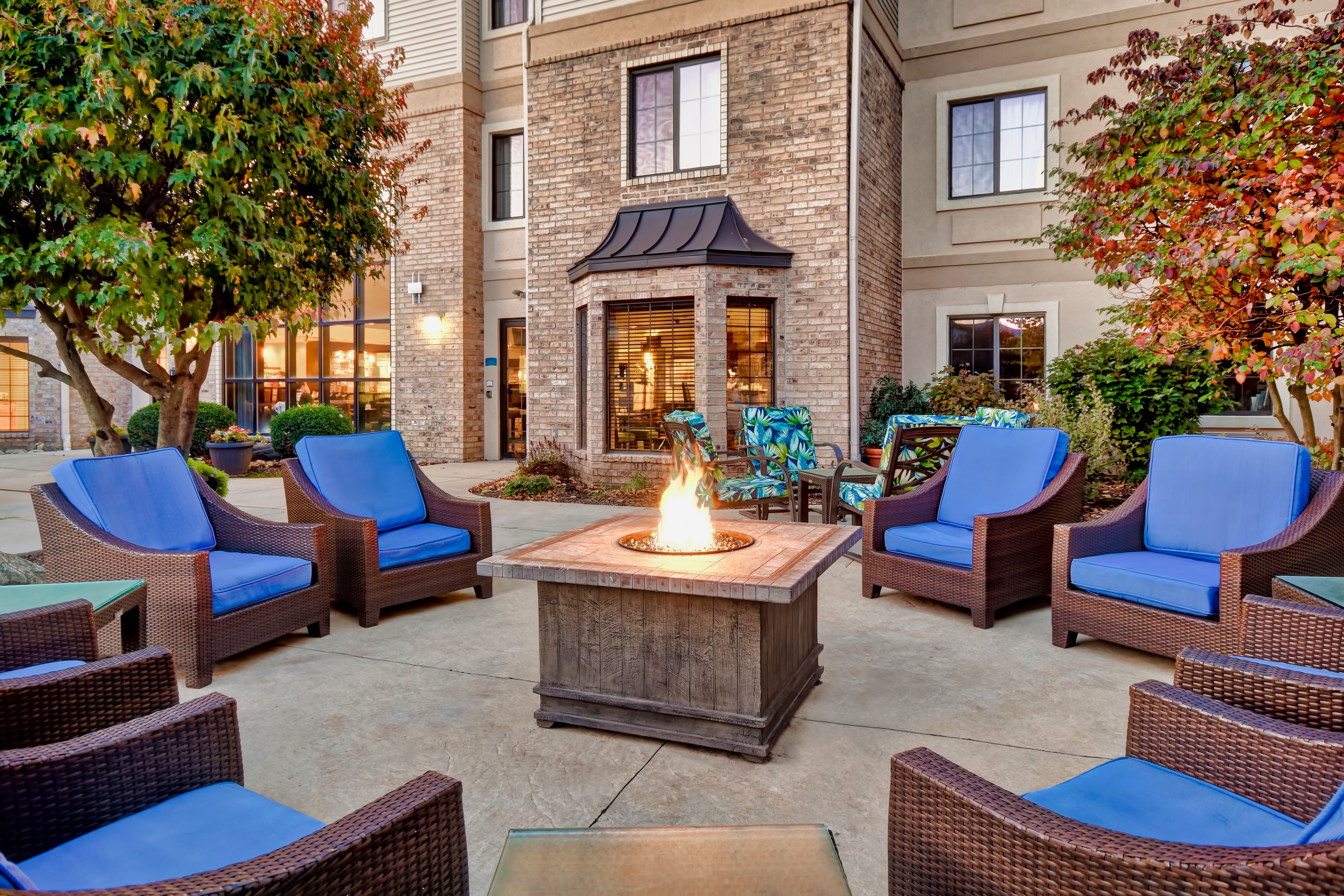Staybridge Suites Madison-East 33/52