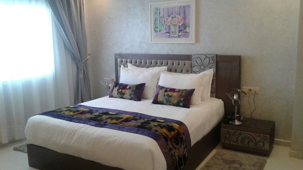 Hospitality Inn 14/52