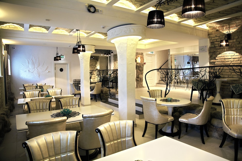 Moon Garden Art Hotel 46/70