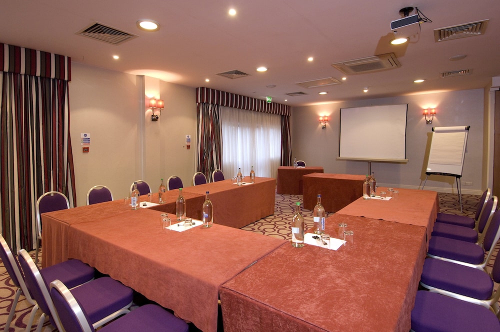 Premier Inn Manchester Old Trafford 44/55
