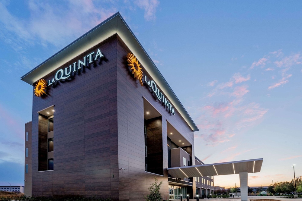 La Quinta Inn & Suites by Wyndham Katy 1/43